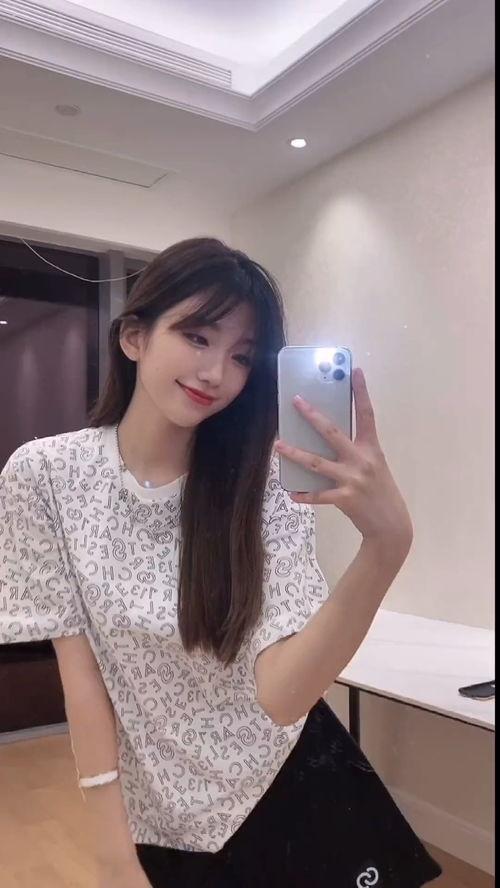 关灯变装吃瓜,一场别开生面的变装盛宴