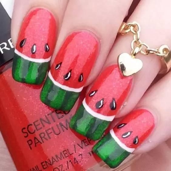 美甲吃瓜深圳,吃瓜群众纷纷围观