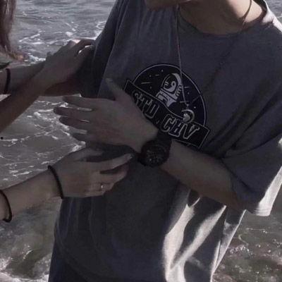 抖音吃瓜两男一女,两男一女生演绎的精彩故事