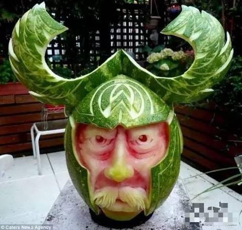 吃瓜吃到自己变成瓜,从吃瓜群众到瓜中人的奇妙转变